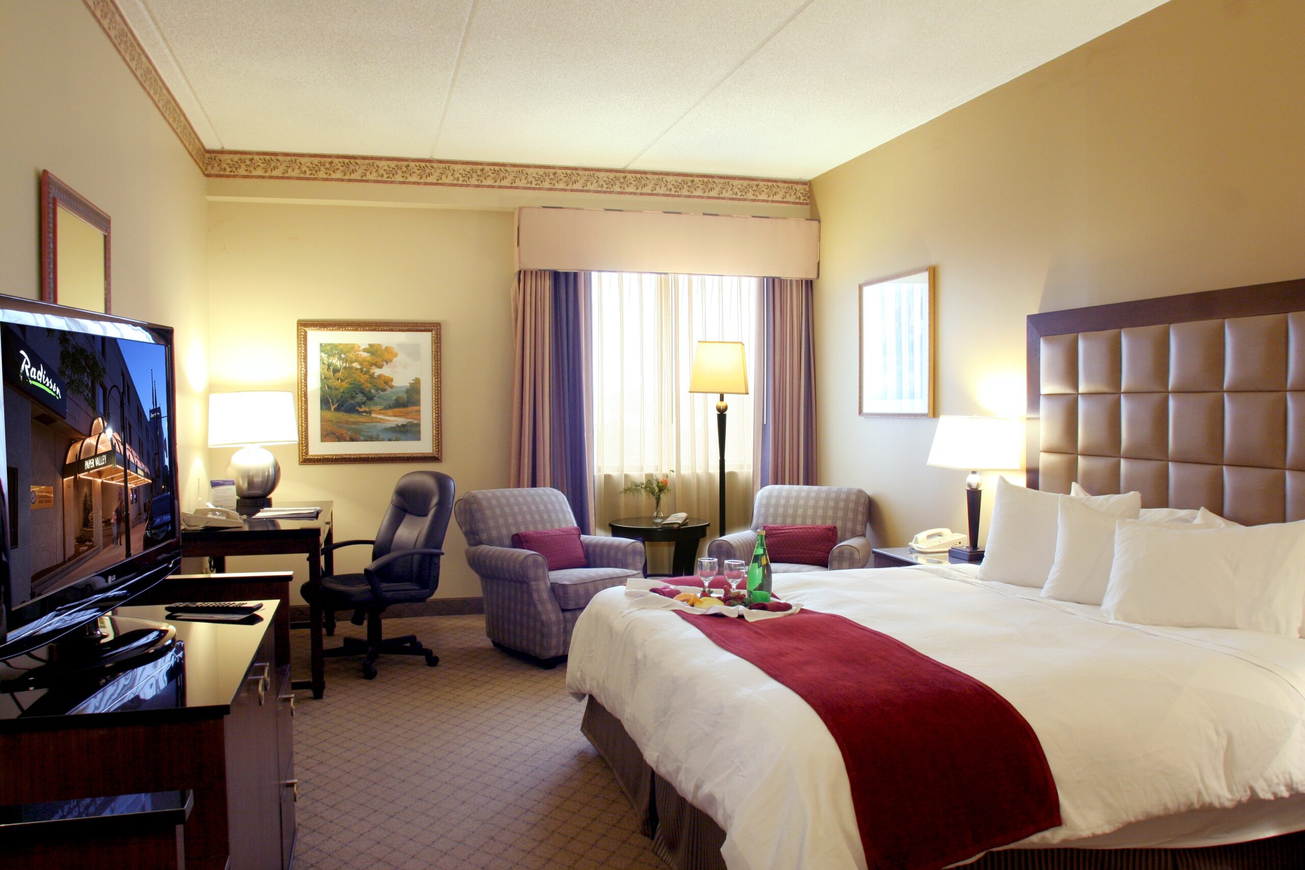 Radisson Paper Valley Hotel Purchase Agreement In Place Appleton Downtown Inc 